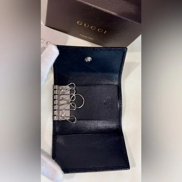 Gucci Diamanté 6 Ring Keycase - Picture 8 of 16